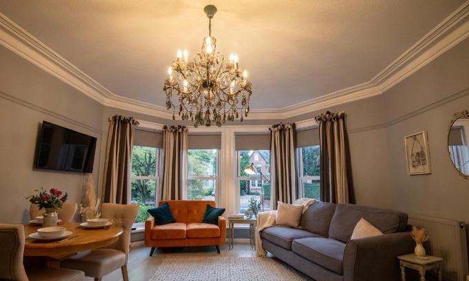 Hereford Apartment | Stylish 2 Bedroom Apartment in Central Location - Rated 9/10