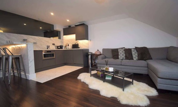City Centre Glasgow Apartment | Stylish Central Flat George Sq