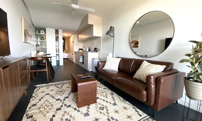City West Apartment | Stylish Central Lake View Apartment - Rated 9.4/10 by Guests