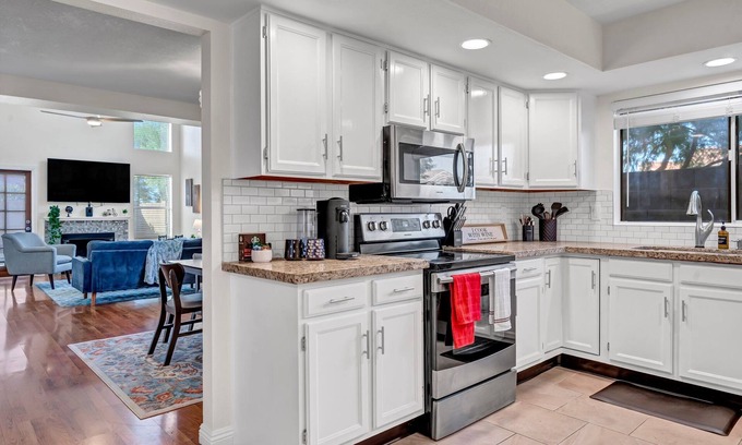 Ahwatukee Foothills House | Chic 2BR Loft with Private Pool and Ocean Views Await
