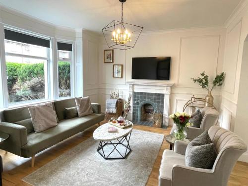 Perth Apartment | Trendy Central Apartment with Hot Tub, Rated 9/10 by Guests