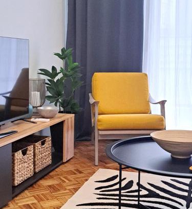 Serres Apartment | Inviting City Center Apartment - Guest Rated 9.7/10