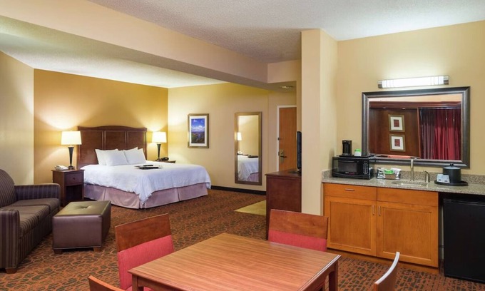 Selinsgrove Hotel | Stylish Retreat Near Selinsgrove with Family-Friendly Amenities