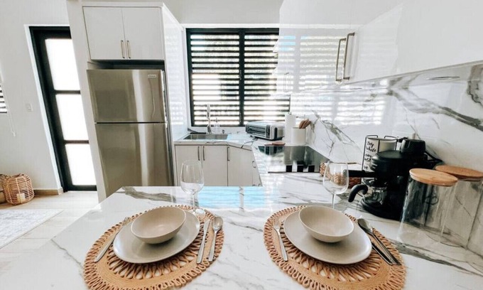 Eleanor Roosevelt House | Boho Style Retreat with Kitchen & Parking in San Juan
