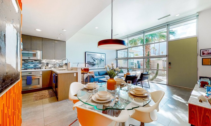 Palm Springs Condo | Mountain View Condo with Pool, Spa & Outdoor Kitchen