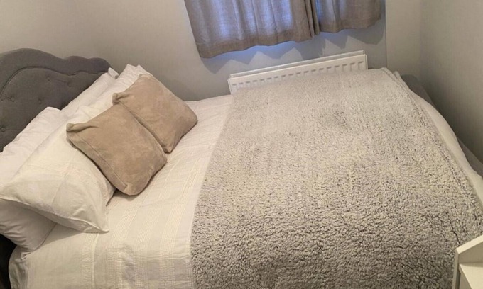 Belfast Apartment | Stylish Stay with Family-Friendly Amenities and Convenience