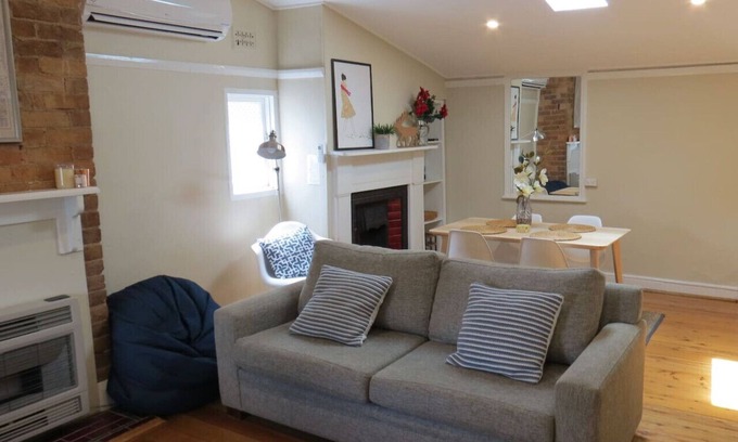 Orange House | Stylish country cottage in central Orange