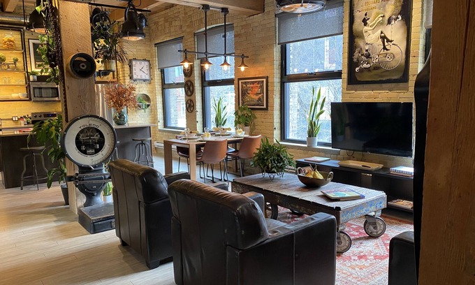 Exchange District Condo | Unforgettable Stay at theLOFTonJAMES with Spa & Hot Tub