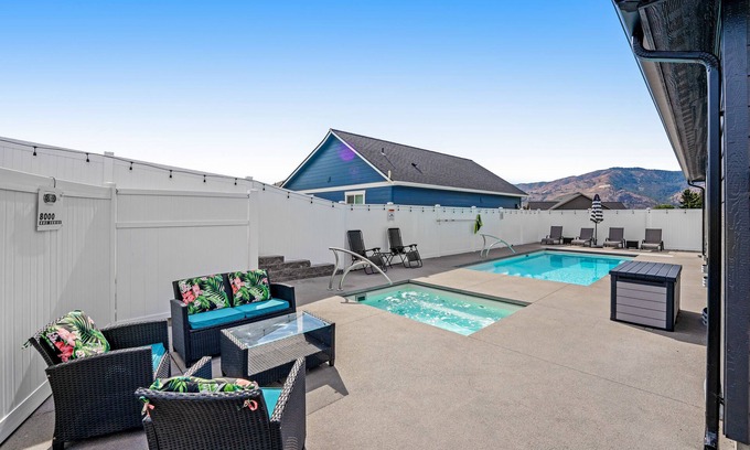 Manson House | Pet-Friendly Retreat with Private Pool & Spa Amenities