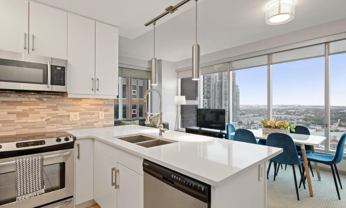 Victoria Park Apartment | Stylish Downtown Condos by GLOBALSTAY – Book Your Escape!