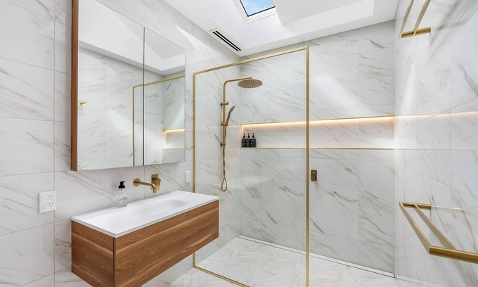 Moonah House | Stylish Family Getaway with Modern Comforts