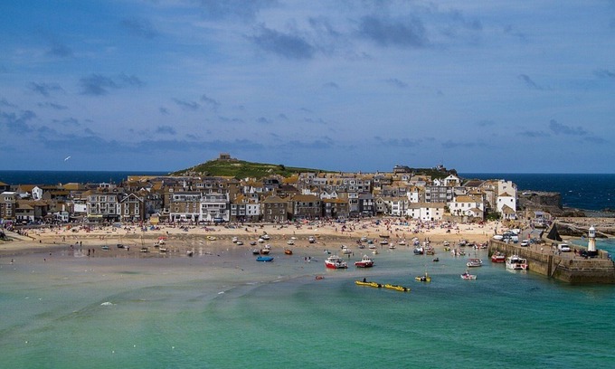Gulval House | Family-Friendly Cottage Near Penzance with Garden & Pool