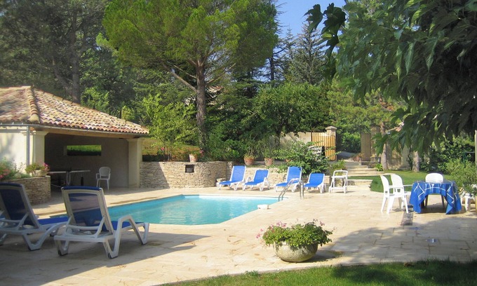 Cereste House | Modern Family Retreat with Private Pool and Piano