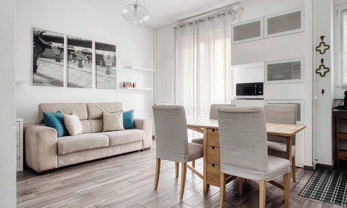 San Siro Apartment | Stylish Flat Near San Siro – Metro, WiFi & AC
