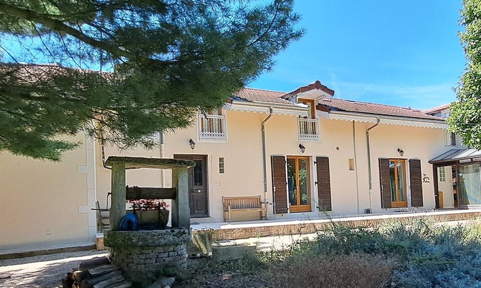 Chanoz-Chatenay House | Stylish french country living with pool and outdoor space. Classement 3*