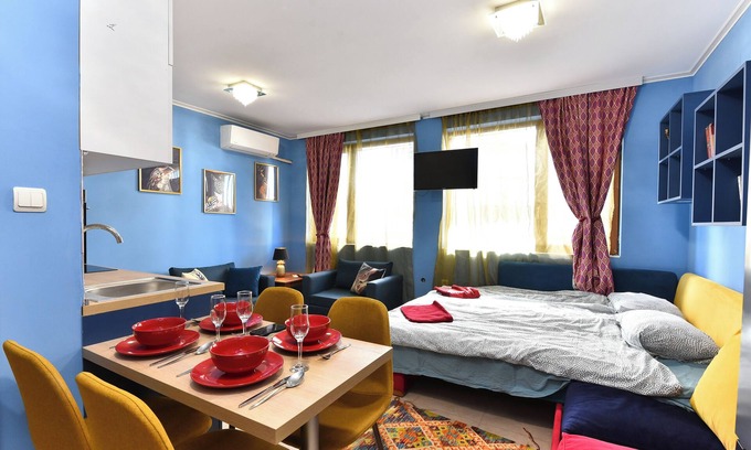 Kvartal Noviya Grad Apartment | Stylish fully equipped studio with AC across from the gondola station!
