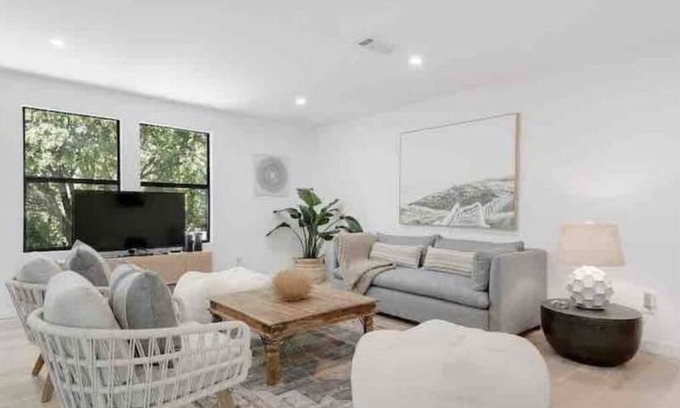 Austin House | Stylish Retreat 15 Minutes from S Congress and ACL