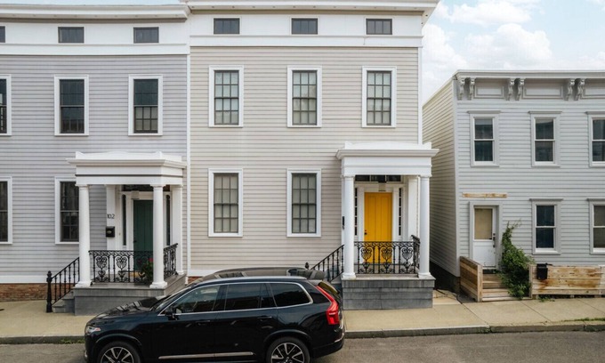 Hudson House | Stylish Home on Union St