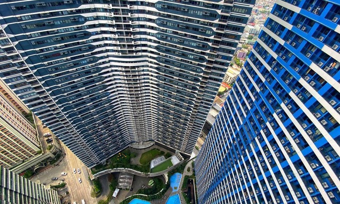 Salcedo Village Apartment | Inviting 1-Bedroom Apartment with Pool in Makati