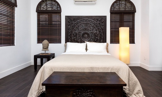 Northeast Miami Hotel | Central Location with Kitchen, Spa & Breakfast Options