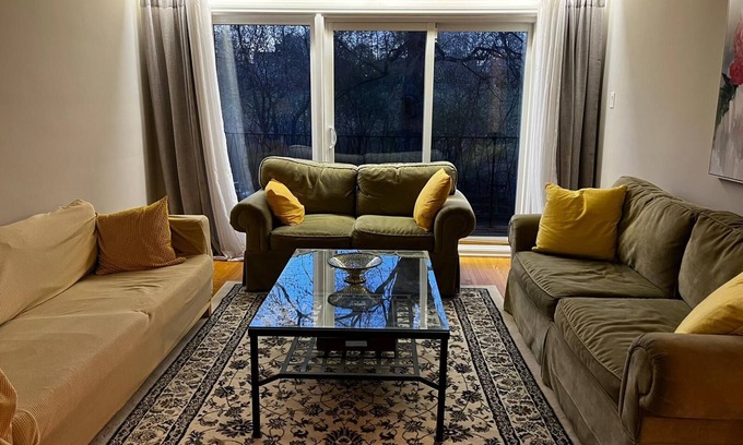 Bayview Woods - Steeles House | Relaxing Getaway at a Stylish House for Families