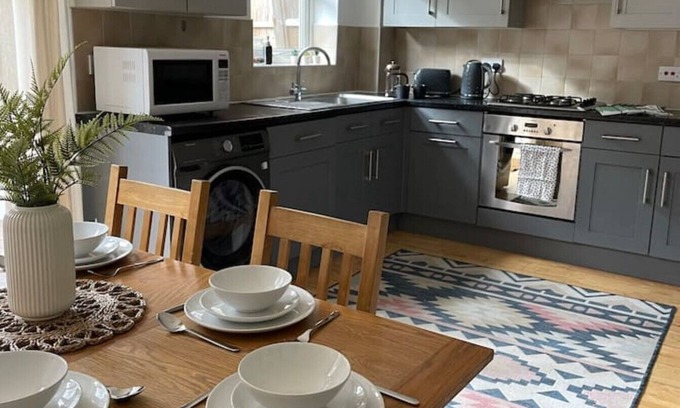 Hitchin House | Perfect Family Retreat: Stylish House in Hitchin