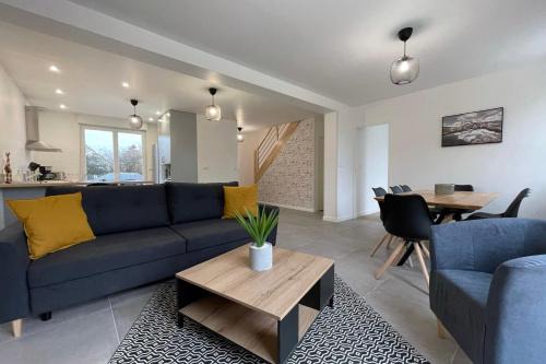 Esvres House | Stylish Family-Friendly Retreat Near Chambray-lès-Tours