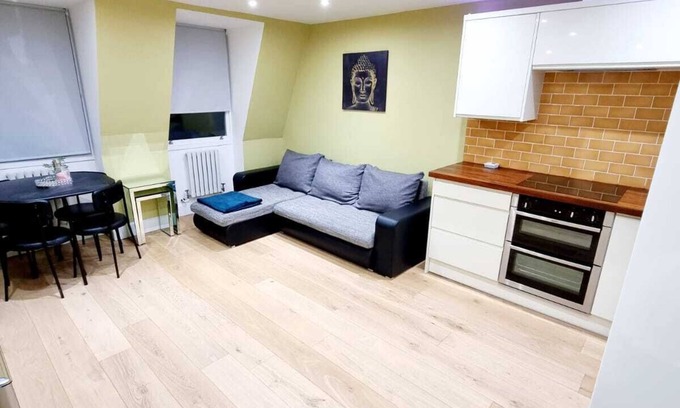 Bow West Apartment | Contemporary London Apartment with Terrace and Kitchen