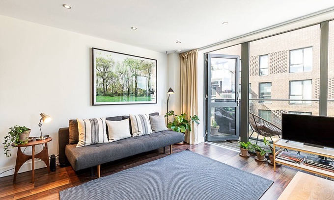Livesey Apartment | Stylish London Apartment in Trendy Peckham