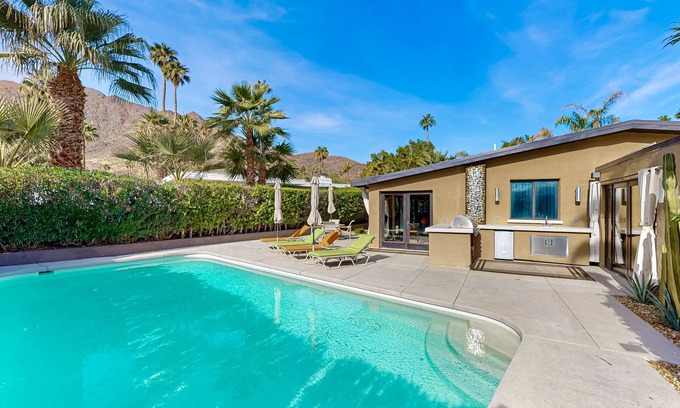 Vista Las Palmas House | Stylish Mid-century Retreat with Pool & Hot Tub Near Downtown