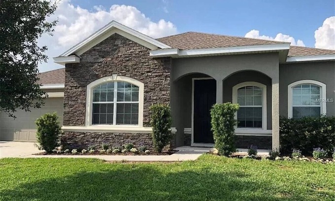 Apopka House | Trendy Modern Retreat with Spa and Hot Tub Amenities