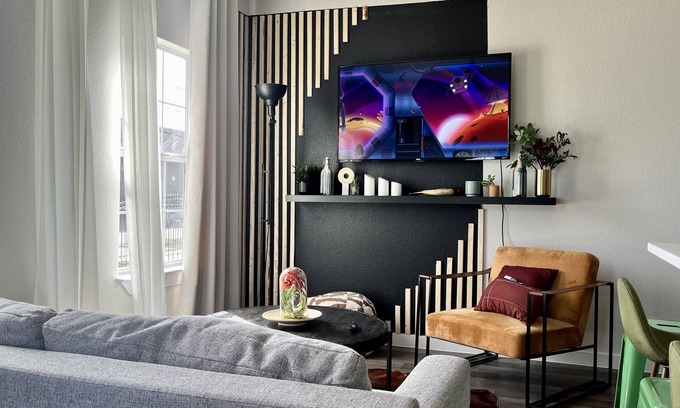 Houston House | Pet-Friendly Retreat with Spa Near Downtown Houston