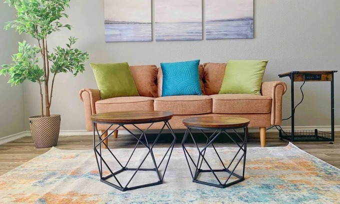 Central Arlington Apartment | Stylish Accommodations Near Stadiums with Parking & Wifi