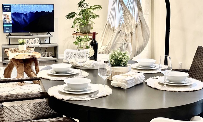 Lafontaine House | Stylish New Bungalow