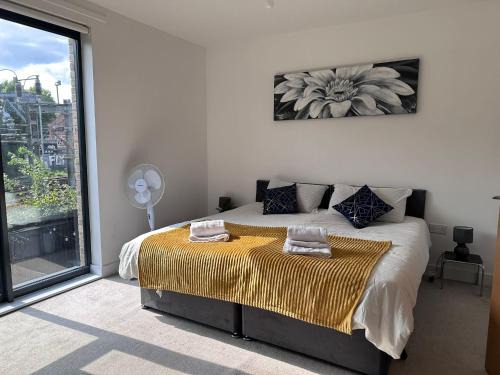 Camden Town with Primrose Hill Apartment | Stylish New Camden Town Studio