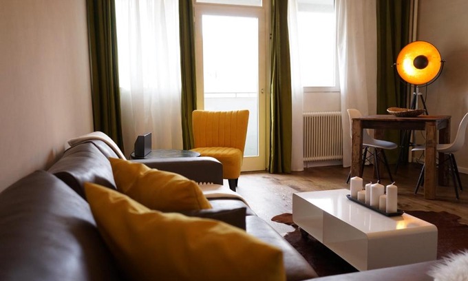 Lend Apartment | Modern New City Apartment - Guest Rated 9.7/10!