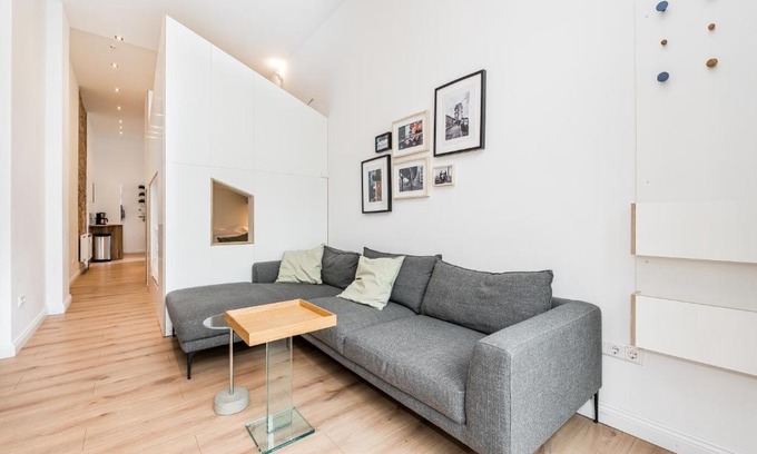 Mitte Apartment | Modern Cube Loft II Near Berlin Wall with Top Ratings