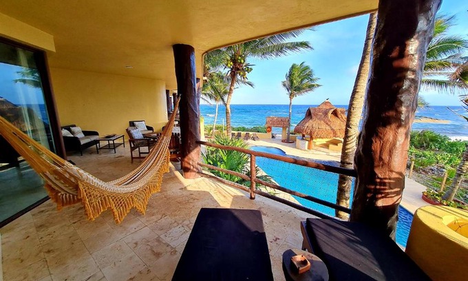 Majahual Apartment | Stylish Oceanfront Condo with Pool & Exceptional Views