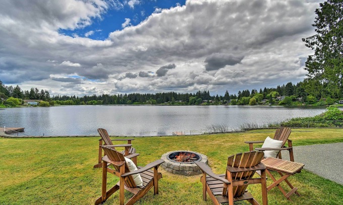 East Olympia House | Elegant Olympia Home with Private Boat Dock & Spa Access