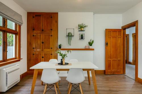 Blenheim House | Chic Stay at Stylish on Severne - Guest Rated 9.6/10