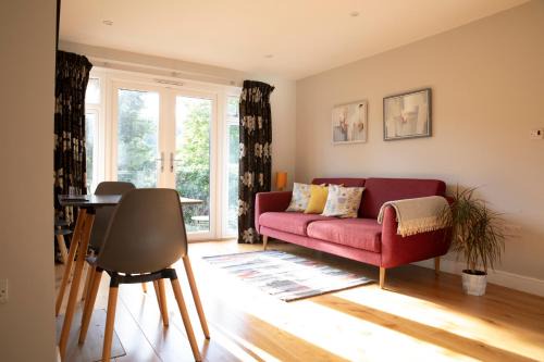 Stroud Apartment | Stylish One-Bed Apartment in Stroud Valleys - Pet Friendly