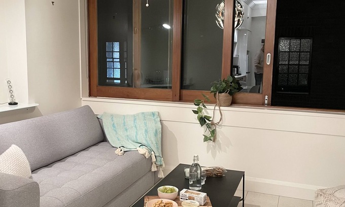 Woolloomooloo Apartment | Tranquil Apartment in Potts Point with Family Amenities