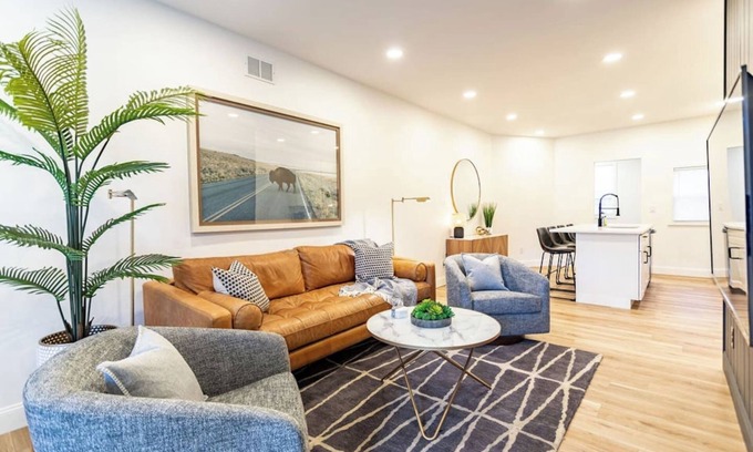 Mount Washington House | Discover a Stylish Gem in Pittsburgh with Pet-Friendly Perks