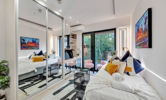 Frognal and Fitzjohns Apartment | Cozy Retreat with Kitchen & Breakfast in Ideal Location
