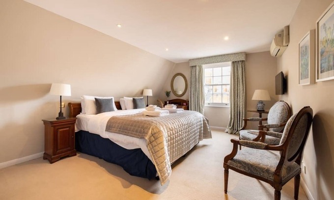 Knightsbridge House | Stylish Hotel Room in Knightsbridge - Guest Rated 8/10