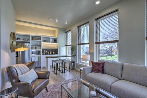 Downtown Apartment | Stylish San Marcos Apartment in Downtown with Spa Access