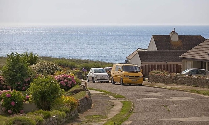 Widemouth Bay Cottage | Stylish Sea Views At Beautiful Widemouth Bay.