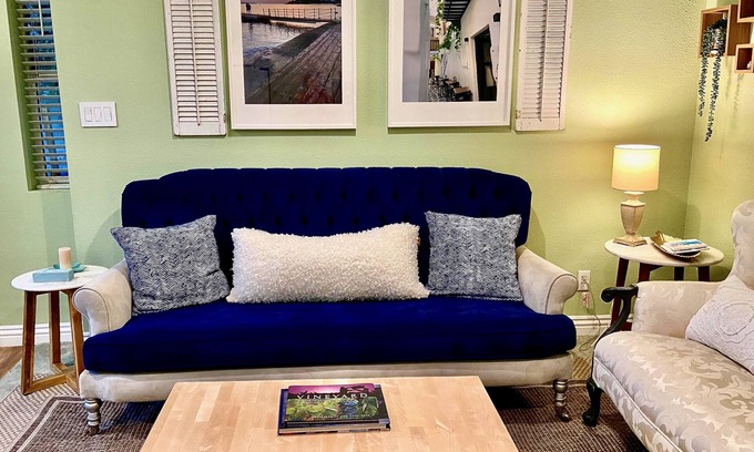 El Granada Apartment | Cozy Seaside Guest House - Steps from the Beach