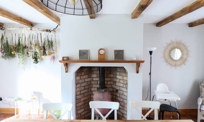 Omagh House | Secluded Cottage with Ocean Views & Pet-Friendly Amenities
