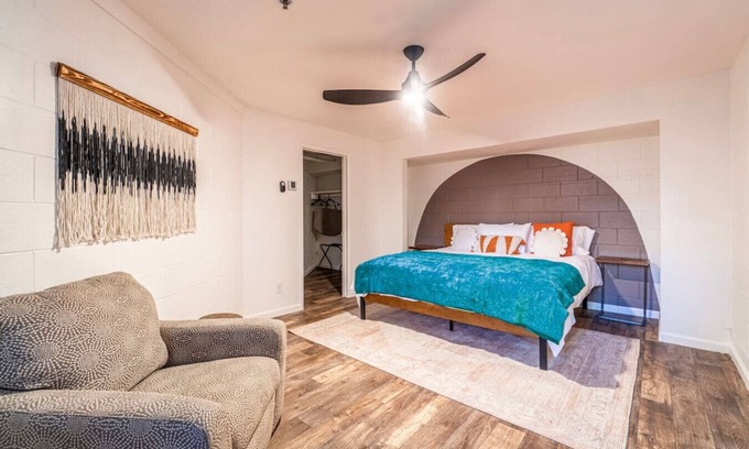 Midtown Apartment | Stylish Midtown Retreat: Perfect Getaway for Two